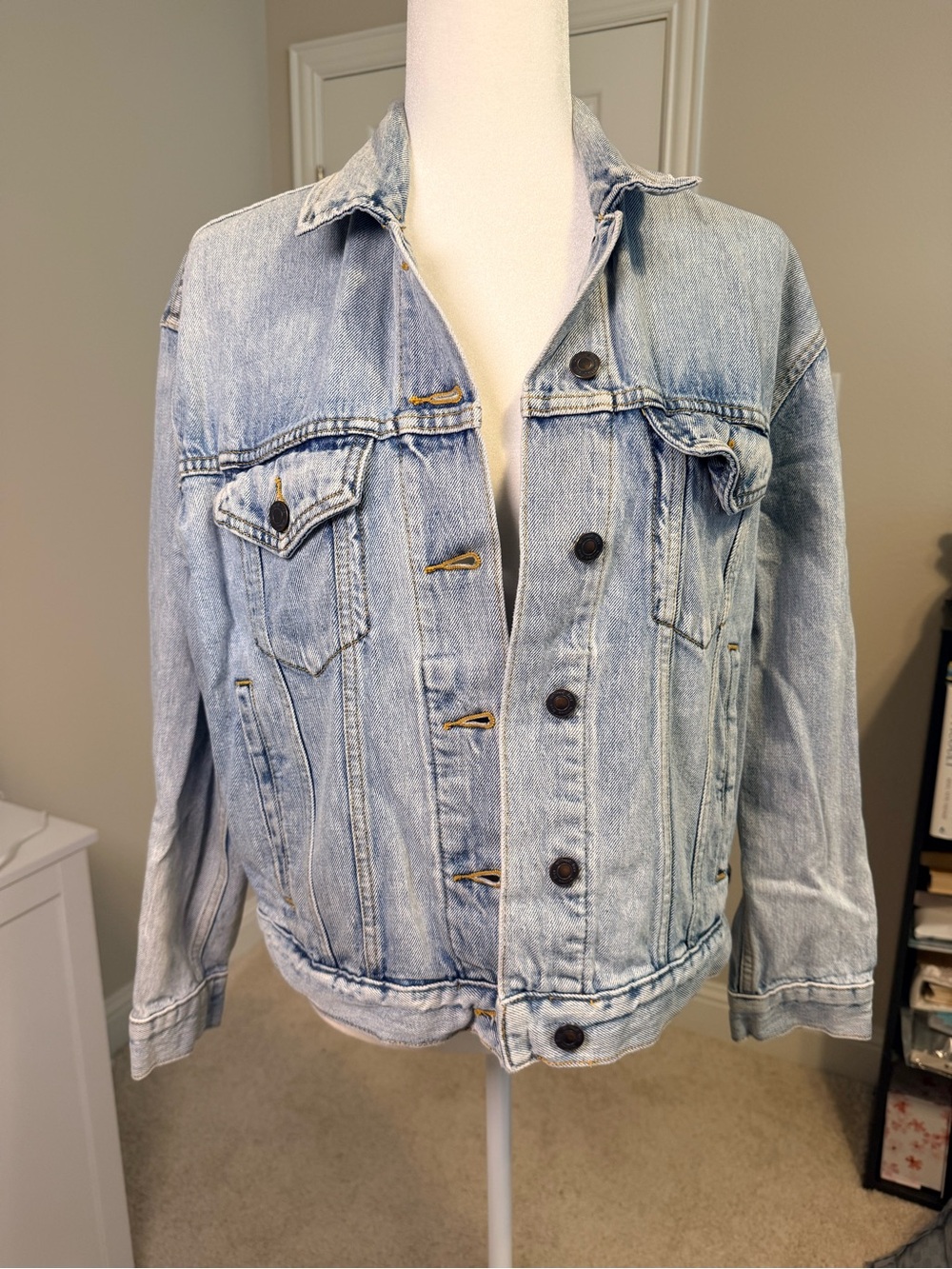 Aritzia Wilfred Free Light Wash Denim Jacket - women’s Medium